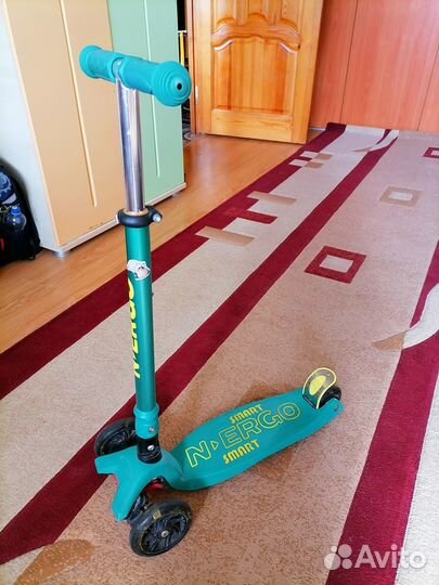Продается детский четырехколесный самокат