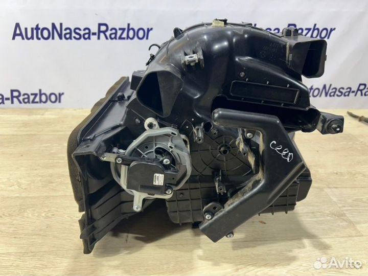 Корпус отопителя Kia Ceed универсал G4FC 2012