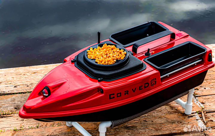 Кораблик для рыбалки и завоза прикормки