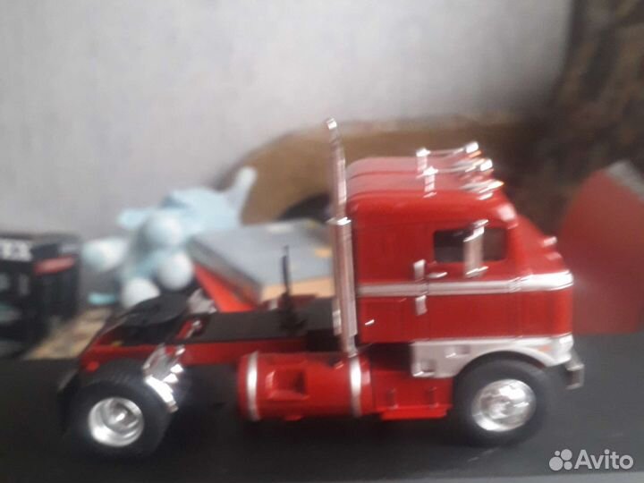 Модель грузовика kenworth bulnose