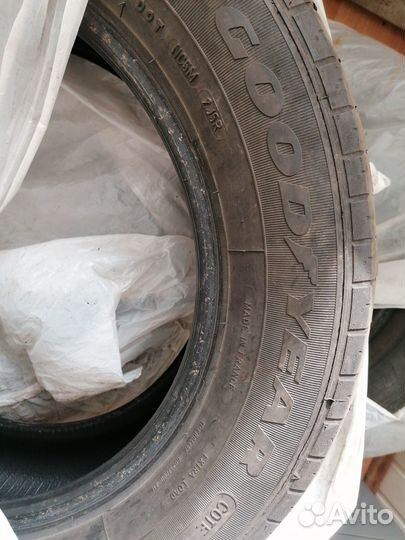 Goodyear Excellence 215/60 R16