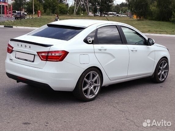 Лип-Спойлер на заднее стекло Веста LADA Vesta NG