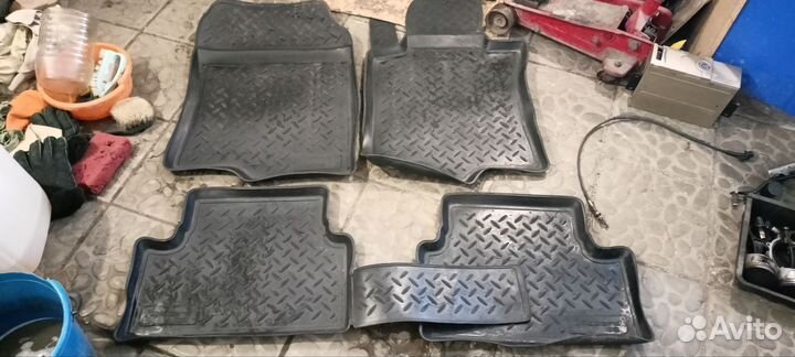 Резиновые коврики на Хонду Аккорд