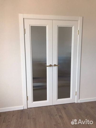 Межкомнатная дверь со стеклопакетом