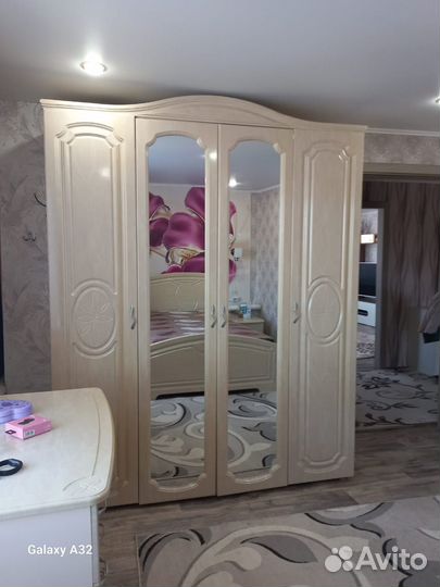 Спальный гарнитур