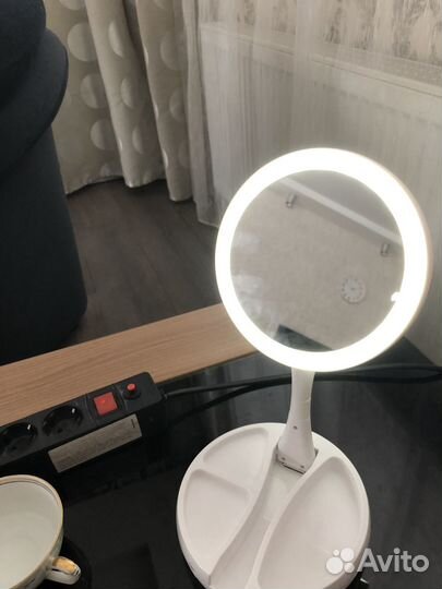 Гримерное зеркало с подсветкой