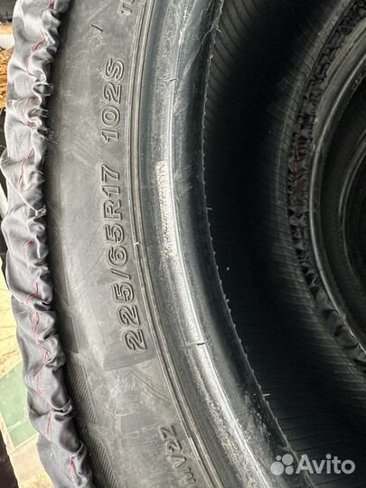 Bridgestone Blizzak DM-V2 225/65 R17 102