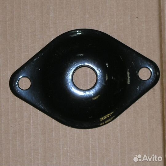 Крышка кронштейна опоры силового агрегата передней