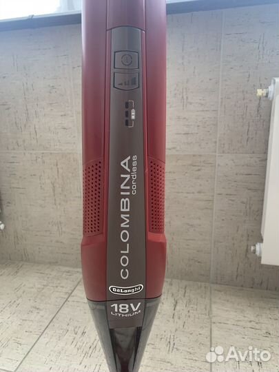 Вертикальный беспроводной пылесос Delonghi