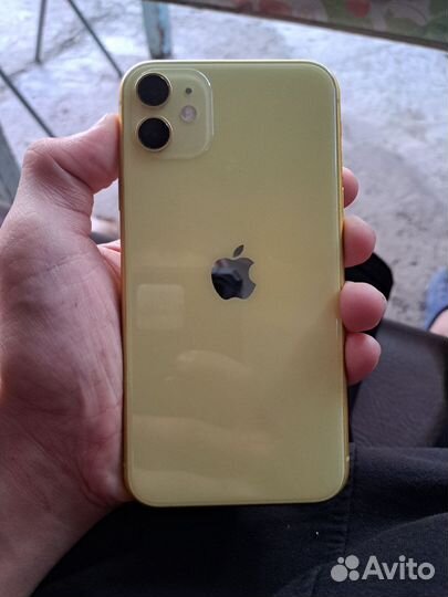 Телефон iPhone 11