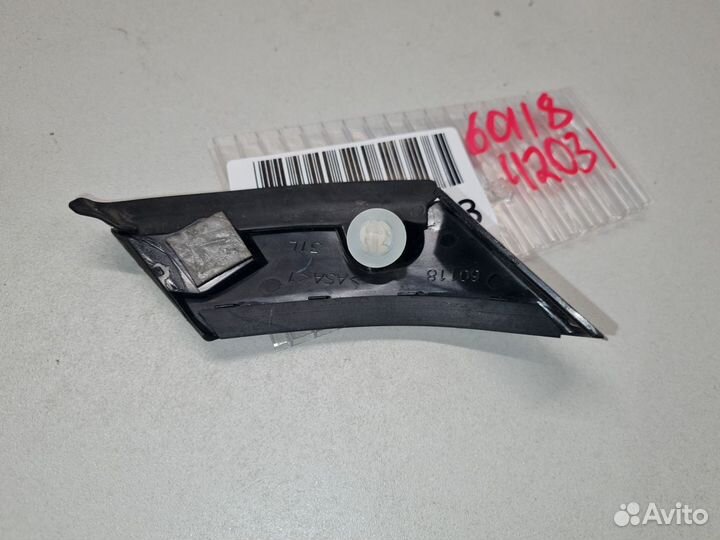 Молдинг лобового стекла левый Toyota RAV 4 2019