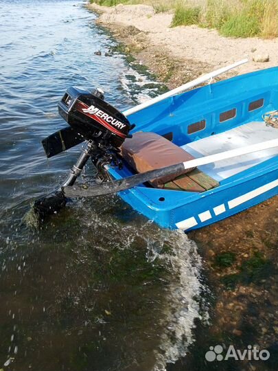 Лодка вëсельная, с мотором