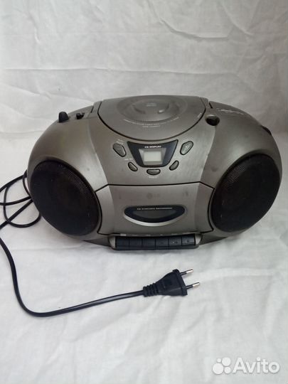 Бумбокс/магнитофон LG