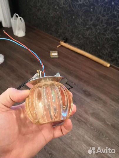 Потолочный точечный светильник