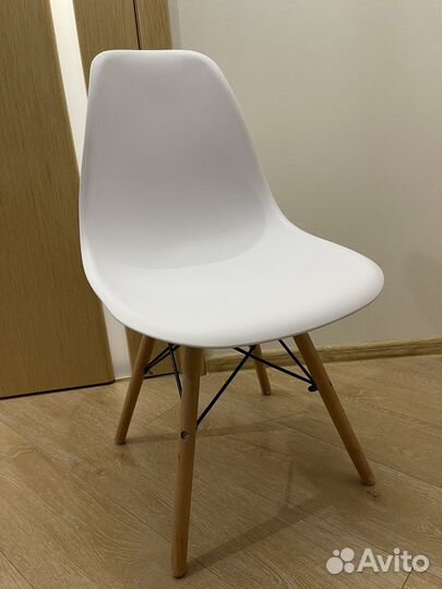 Кухонный пластиковый стул с чехлом