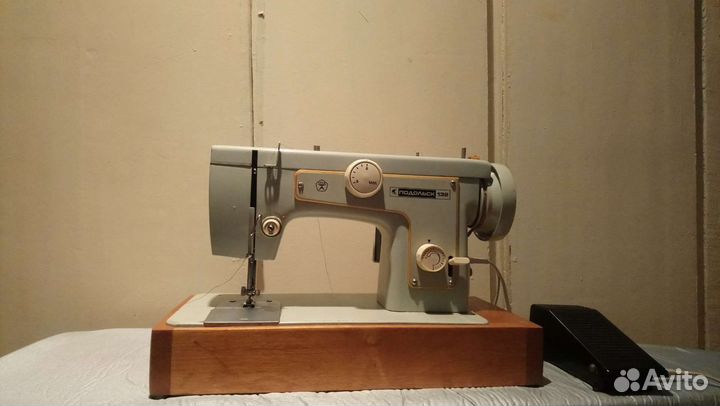 Швейная машина Подольск 132