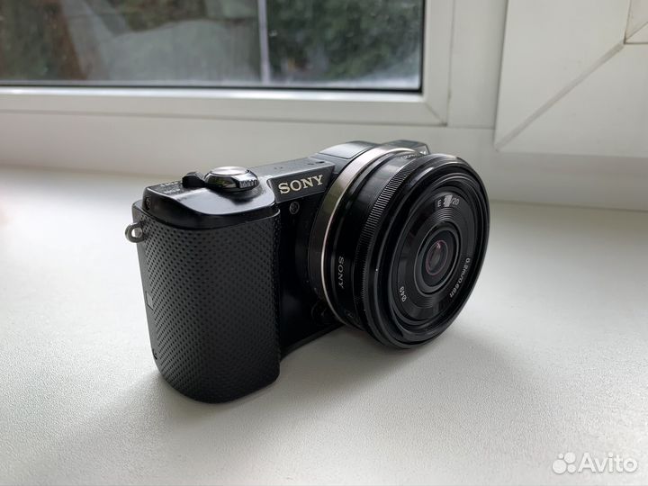 Фотоаппарат Sony Аlpha 5000 с объективом E 2.8/20