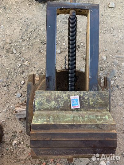 Тиски станочные 320 мм