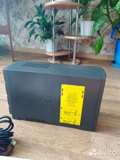 Бесперебойник APC back-ups rs 1100