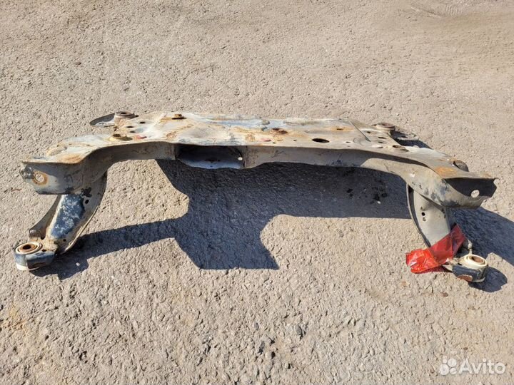 Подрамник передний на Ford Focus 3