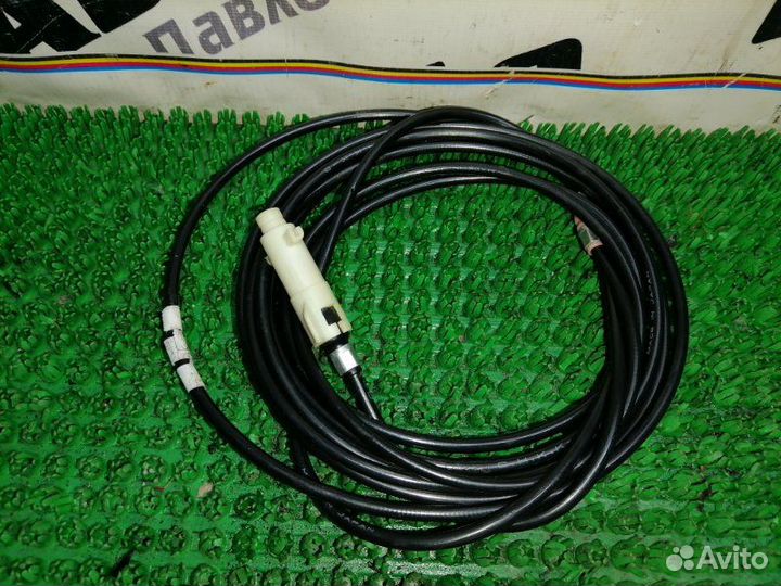 Тросик лючка бака Toyota Corolla Spacio AE111