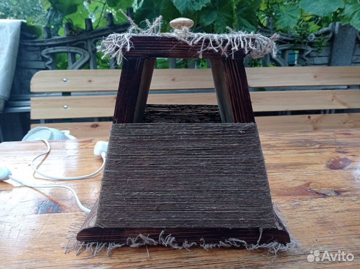 Настольный светильник из дерева в стиле лофт