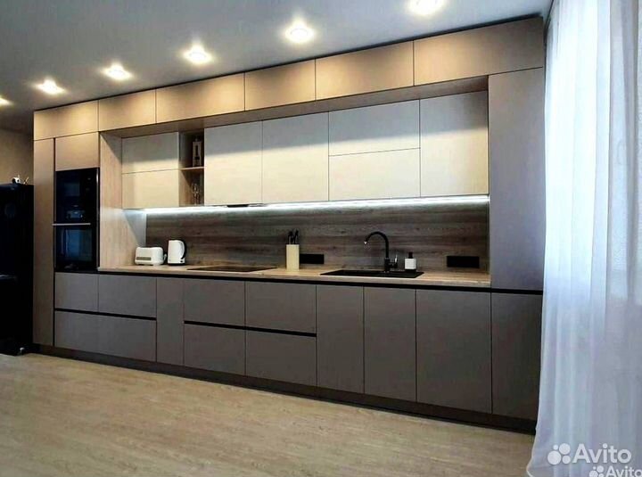 Кухонный гарнитур в стиле хай тек