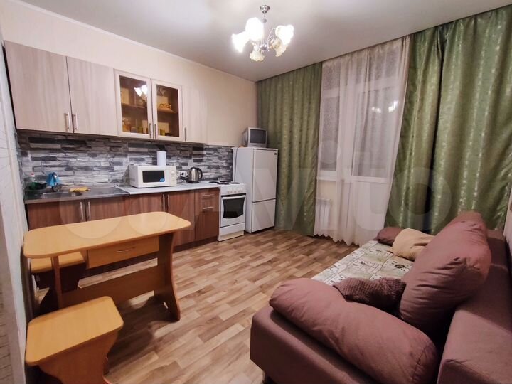 2-к. квартира, 60 м², 8/17 эт.