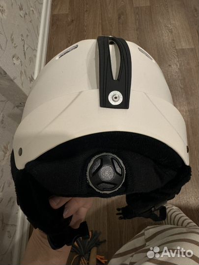 Горнолыжный шлем