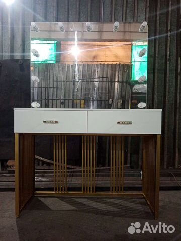 Зеркало,Гримёрный стол с зеркалом