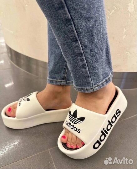 Шлёпанцы Adidas