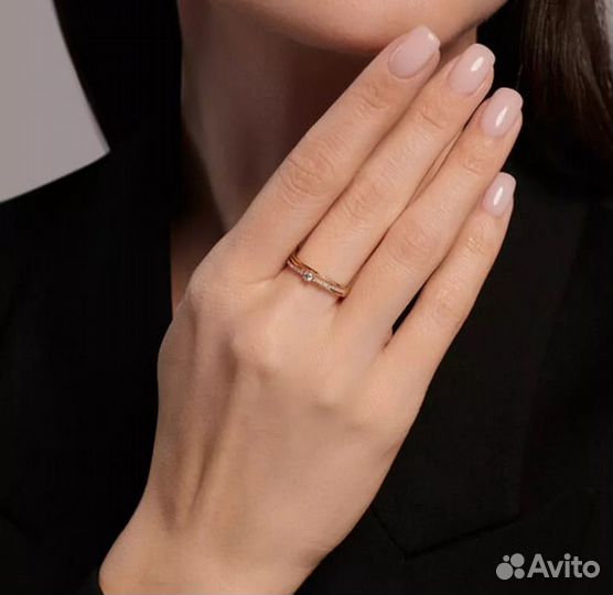 Женское золотое кольцо 585 пробы с бриллиантами