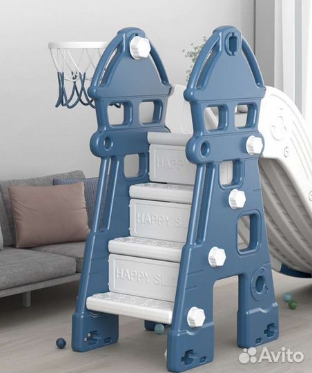 Детский игровой центр с горкой и качелями