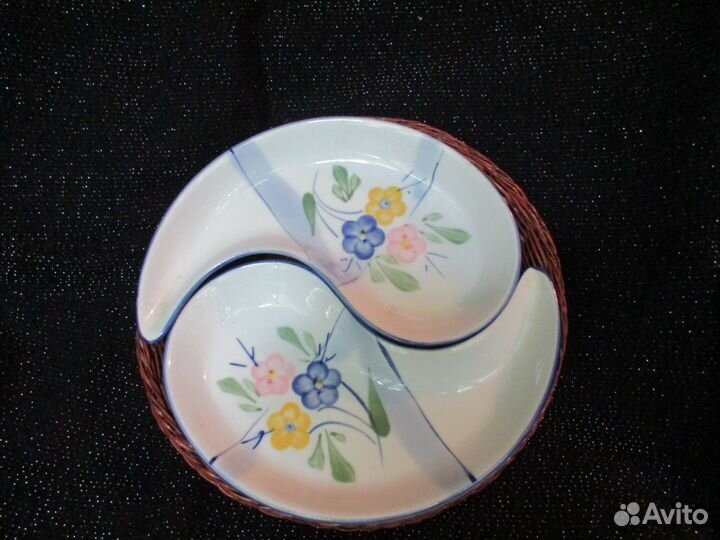 Сахарницы, менажница, соусницы, чайник