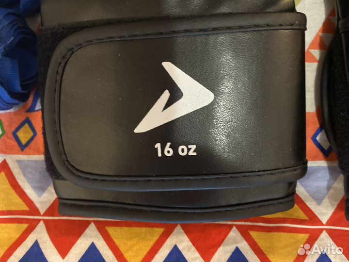 Боксерские перчатки 16 oz