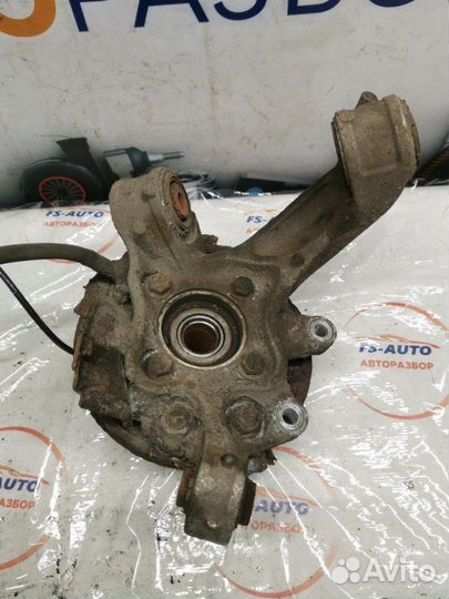 Кулак задний левый Honda Cr-V 2.0 R20A 2011