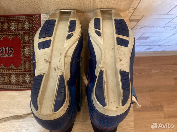 Лыжные ботинки 37 размер. коньковый ход