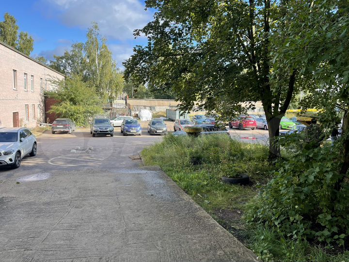 Здание, 5500 м²