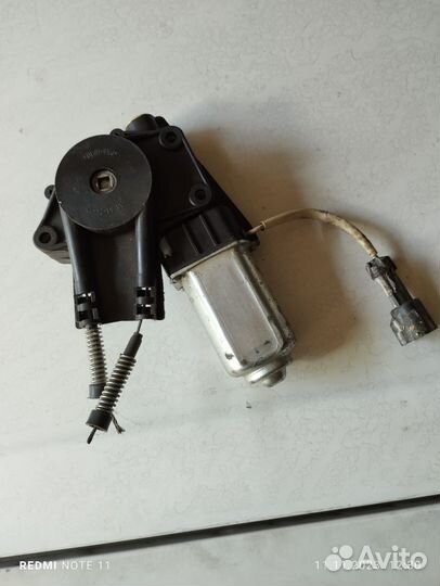 Электродвигатель стеклоподъёмника