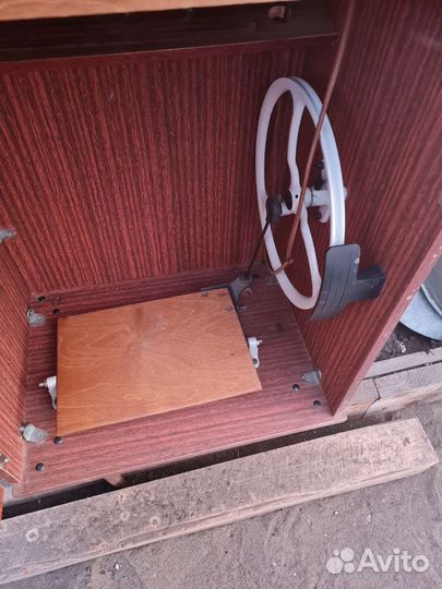 Швейная машина Чайка 143