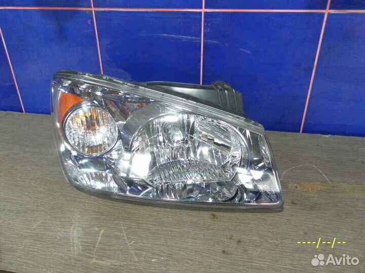 Фара передняя правая Kia Cerato 1