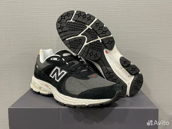 Кроссовки New Balance 2002R