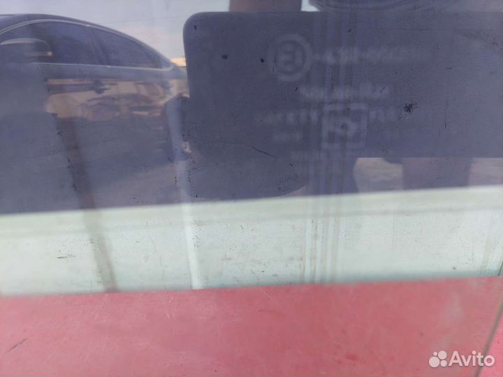 Стекло задней двери Chevrolet Blazer