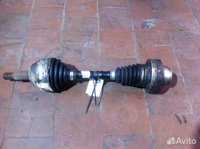Вал приводной (Полуось) передний Volkswagen