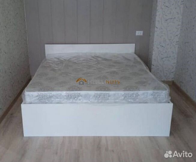 Кровать двуспальная 160х200