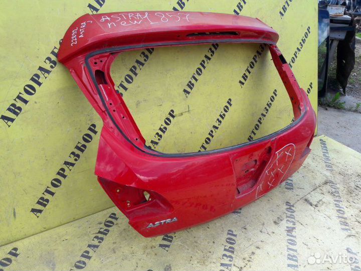Крышка (дверь) багажника Opel Astra J 2010-2017