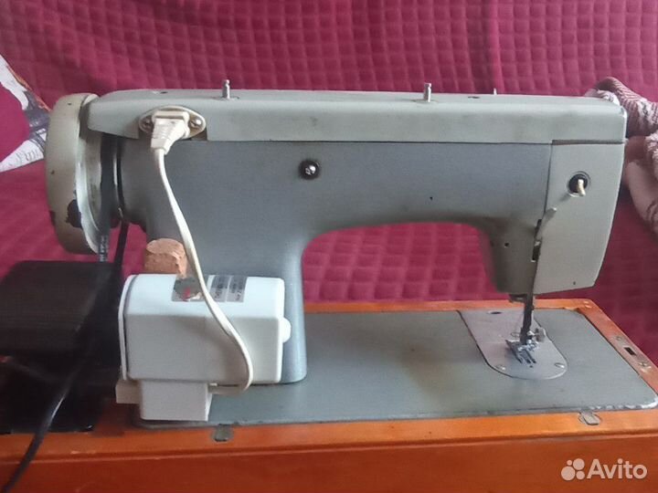 Швейная машина Чайка 3
