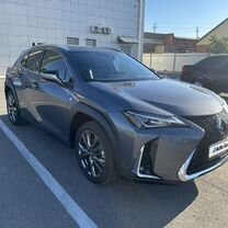 Lexus UX 2.0 CVT, 2021, 29 000 км, с пробегом, цена 3 000 000 руб.