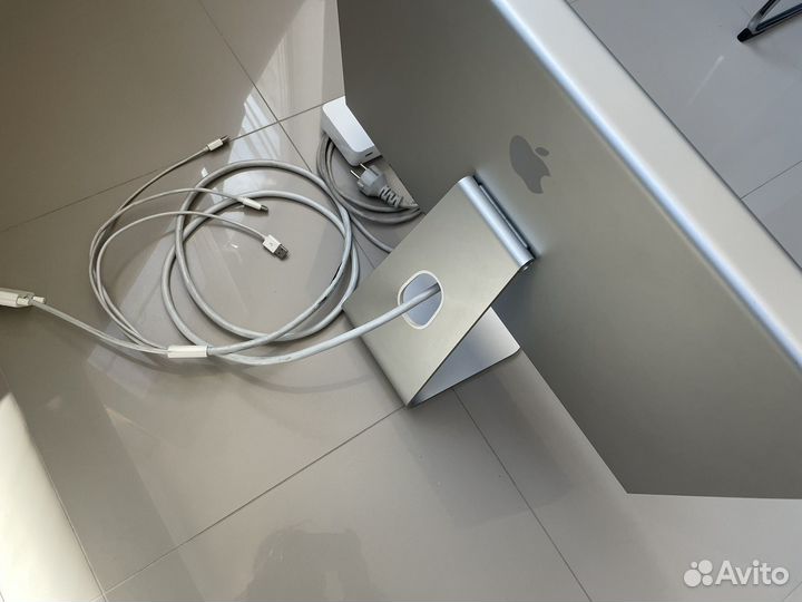 Монитор Apple cinema 23 дюйма (не рабочий)