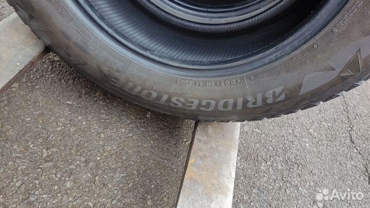 Bridgestone Blizzak DM-V2 235/65 R17 ZR